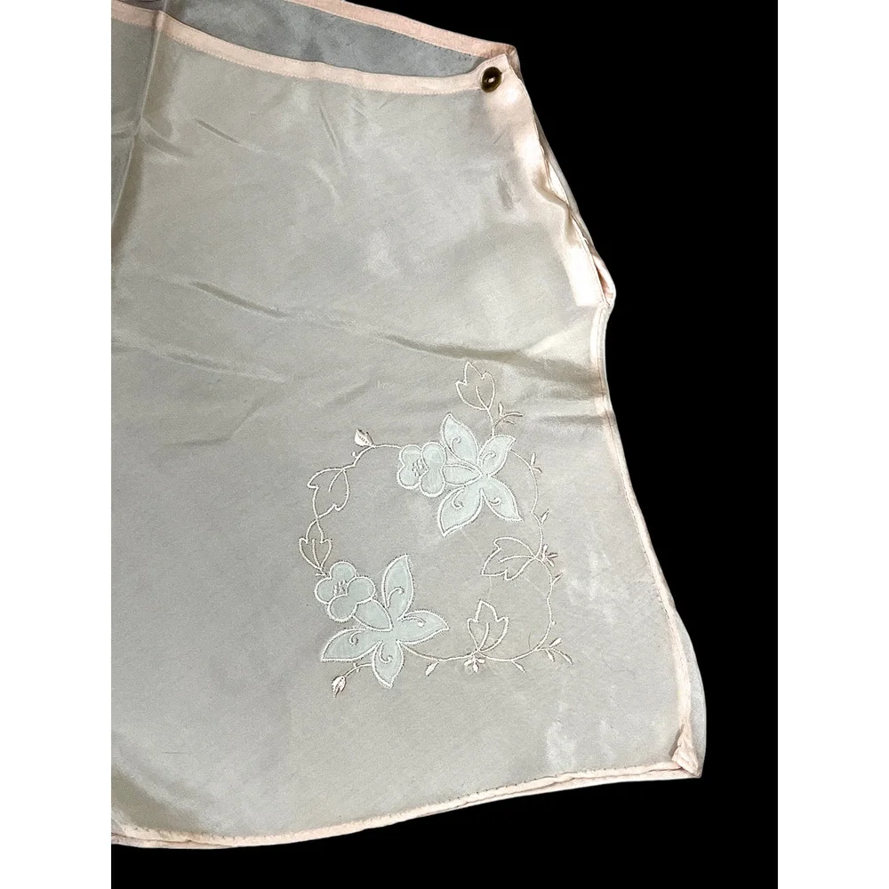 Vintage Womens Tap Pants Embroidered Floral Applique Delicate Silk Pale Pink - Picture 2 of 4